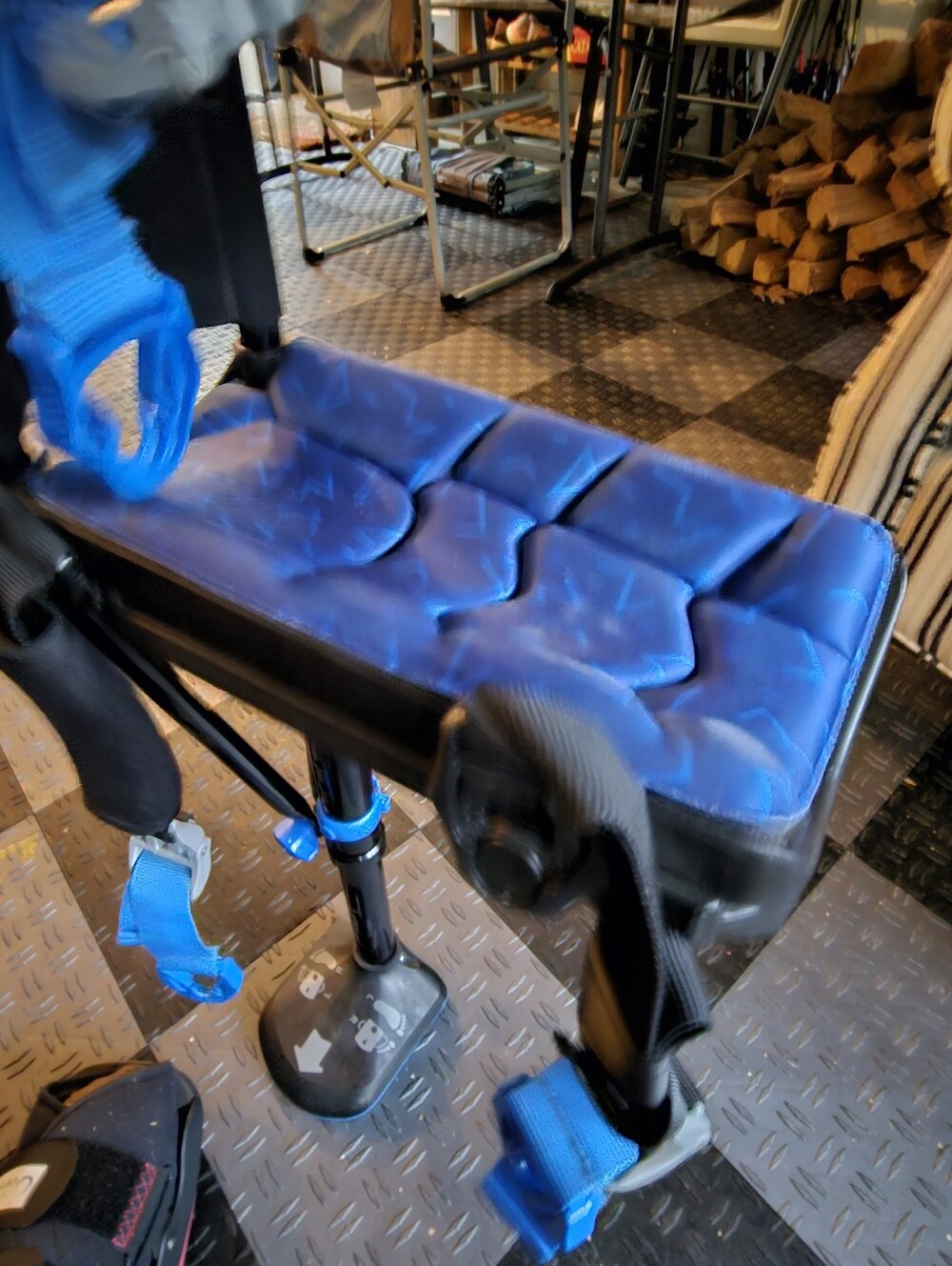 Blue ONEWALK 3 Knee Walker - Picture 8 of 9